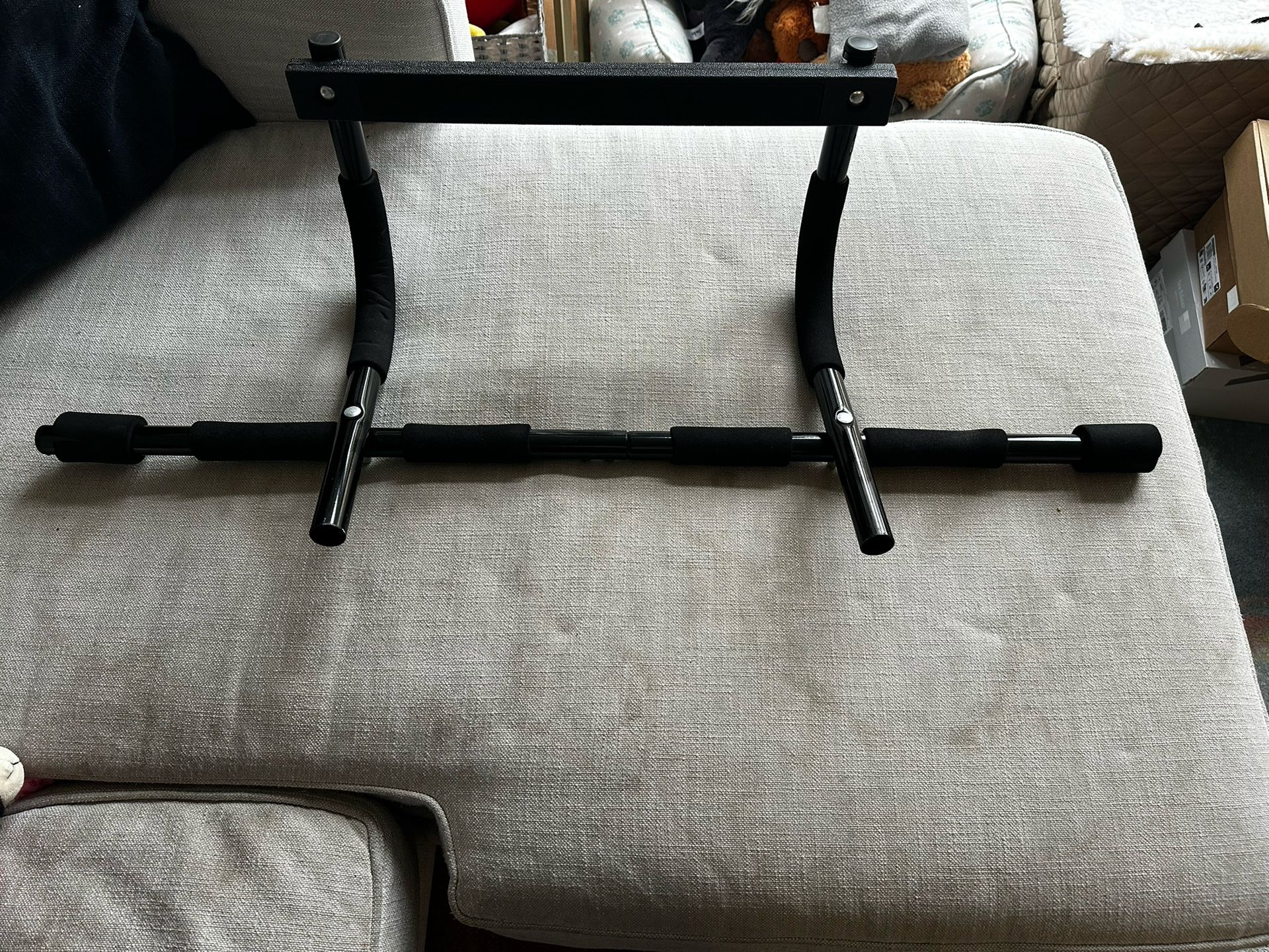 Door Pull Up Bar