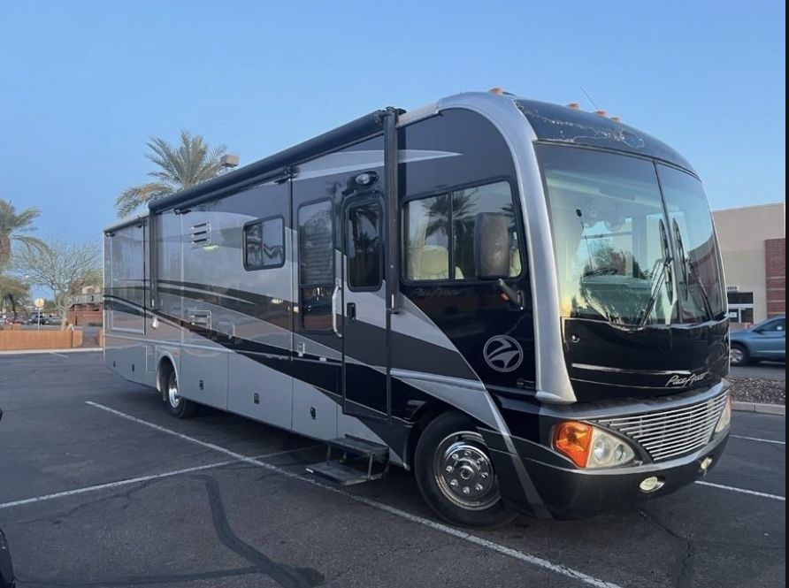 2006 Fleetwood Pace Arrow 38L