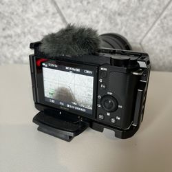 Sony E 18-105mm f/4 Lense (LENSE ONLY)