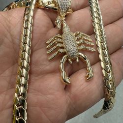 Micro-pave Settings simulated vvs diamonds stones scorpion pendant And Necklace ✨✨✨