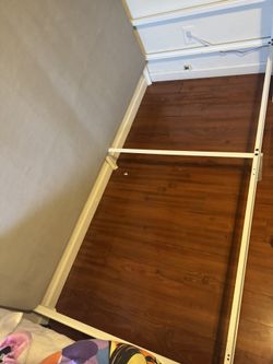 Twin bed frame w/ Bunkie board