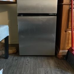Vissani Mini Refrigerator 
