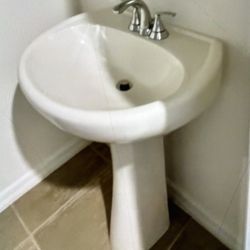 Sink + Moen Faucet 