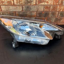 2014-2016 Nissan Versa Headlight