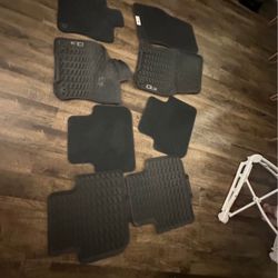 Audi Q3 Floor Mats - Rubber & Carpet Set (Used, Good Condition)