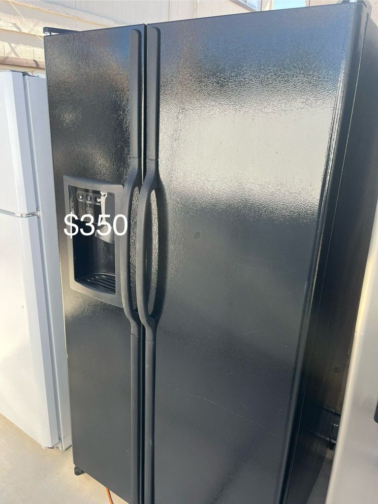 (Used normal wear) beautiful GE side by side refrigerator(1 Year Warranty)