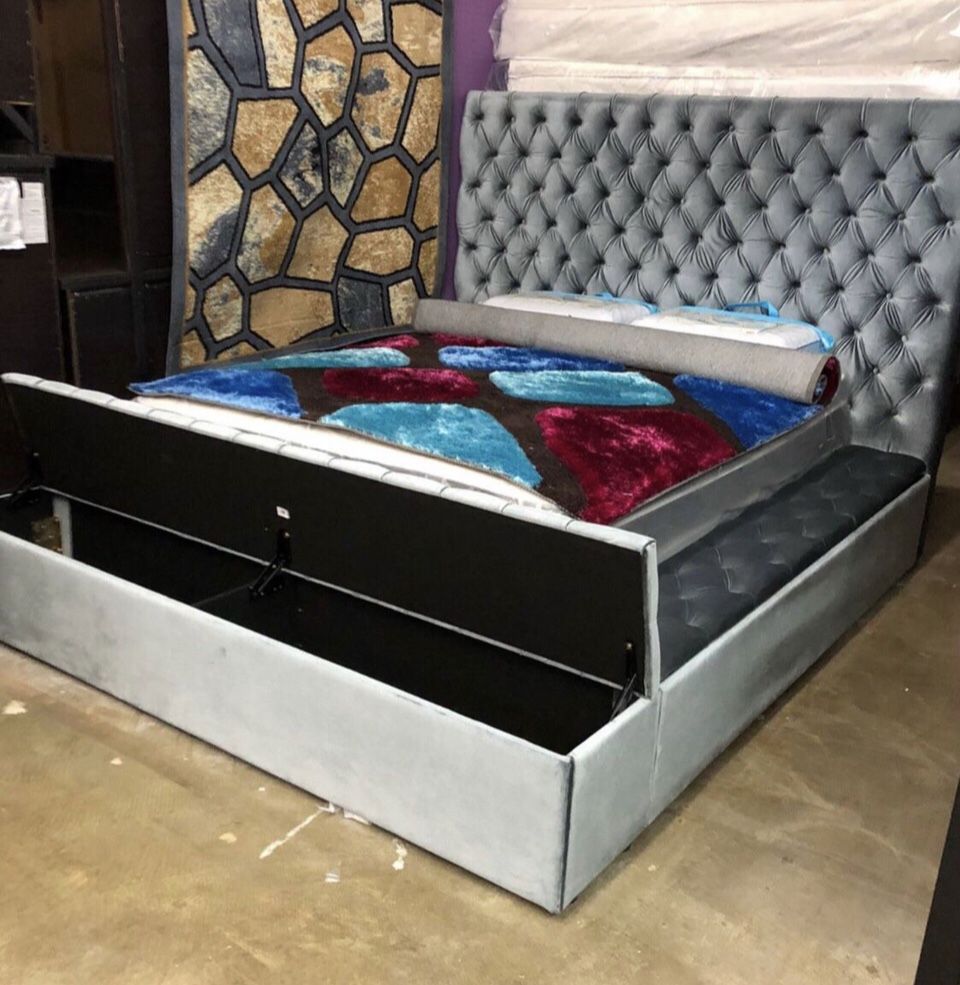Furniture queen bed