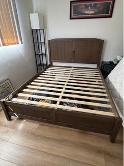 Walnut Bed Frame (Queen)