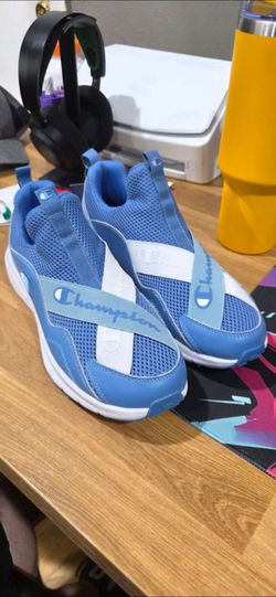 New Women size 9 Champion Juke W Baby Blue unworn no box