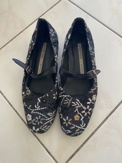 Woman’s Shoes
