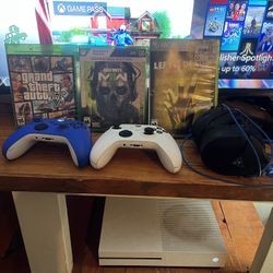 Xbox One S With 2 Controllers, Turtle Beach Headset And 3 Disc Games 