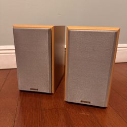 Beautiful Onkyo Speakers - no amp