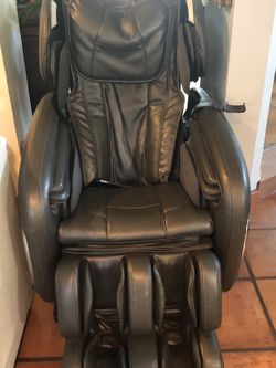 Cozzia Massage Chair