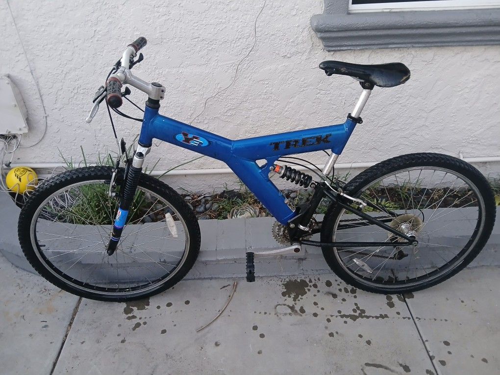 Men's 26" Aluminum Trek Y3 Full Suspension Mountain Bike