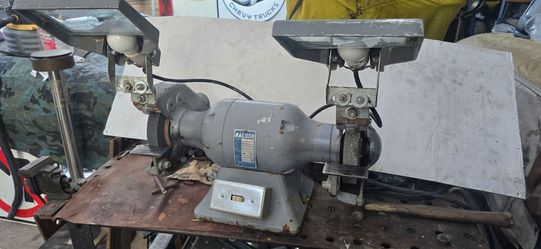 BALDOR GRINDER/BUFFER