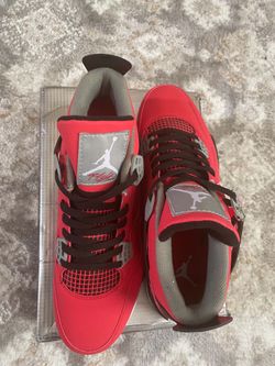 Toro Bravos Jordan 4s