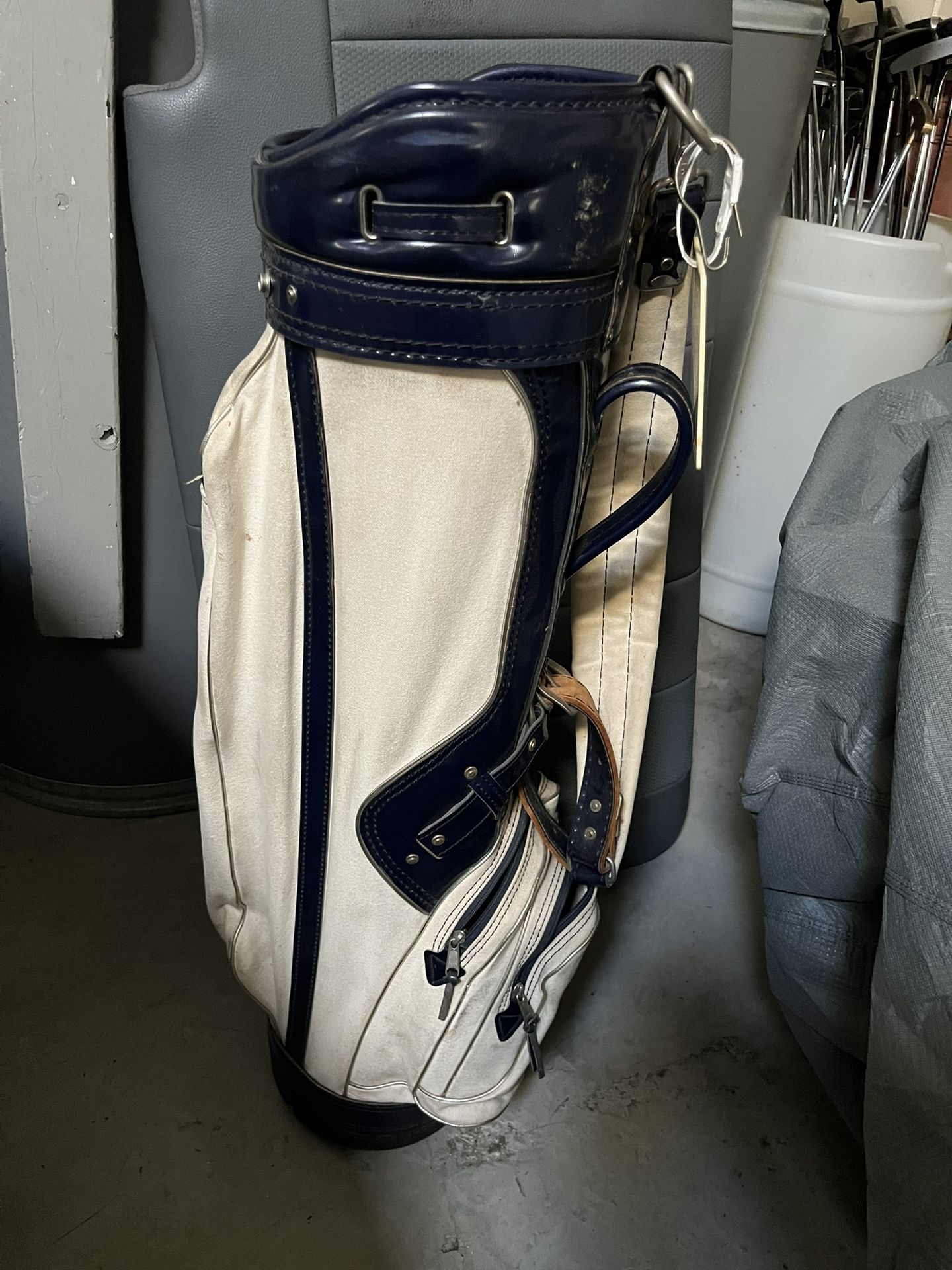 Used golf bag, leather, carry bag, ready for play,