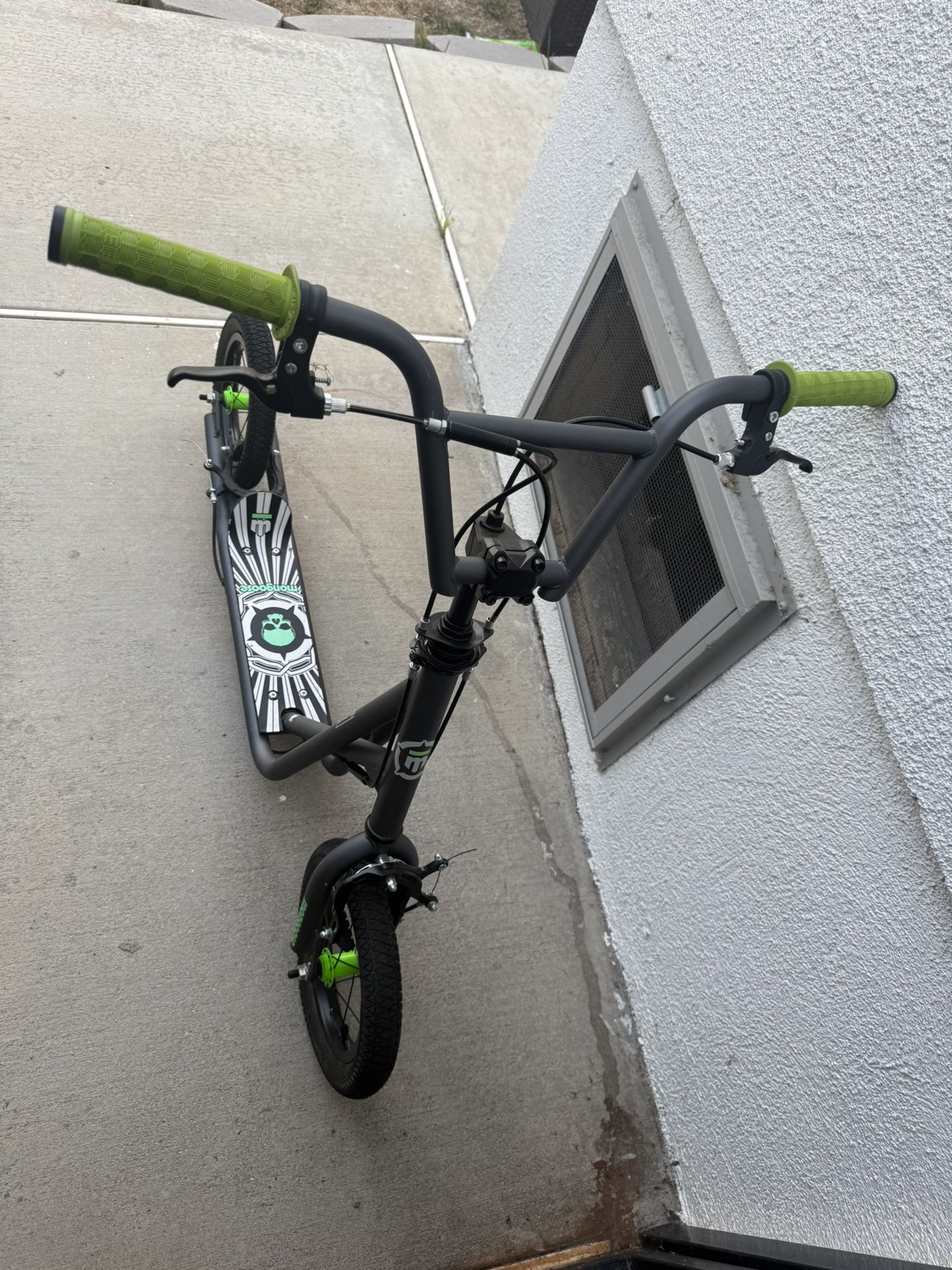 Mongoose Expo Scooter