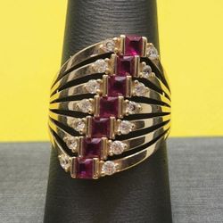 LUXURIOUS RUBY AND DIAMOND MULTI-BAND GOLD RING 