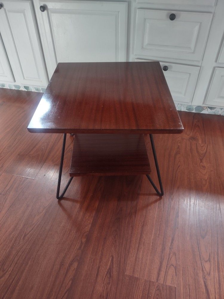 Mid 20th Century Modern Iron Leg Table With Swivel Top 