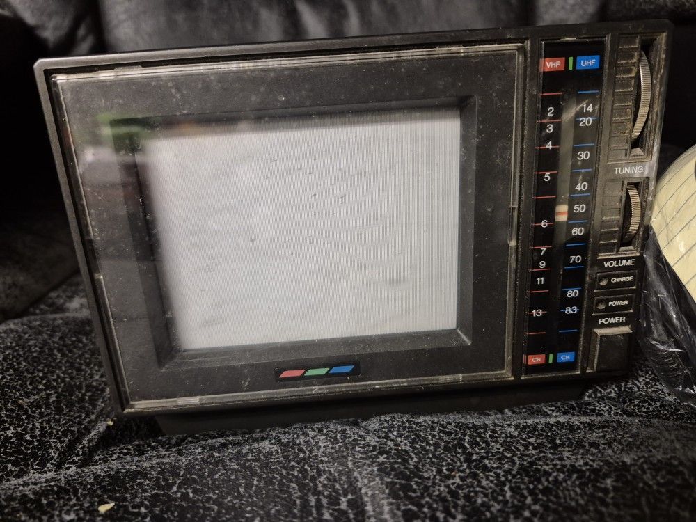 Vintage Cosmo 5" Color TV, With RCA inputs