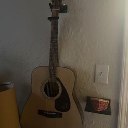Yamaha F335 Acoustic Guitar Barely Played