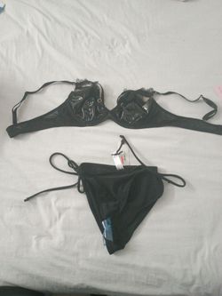 Brand new 34b top medium bottom