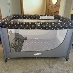 Baby playpen