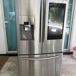 Samsung smart Fridge With Digital Screen - Family hub -For Sale 