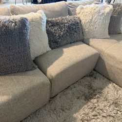 ✨ Luxury Decorative Throw Pillows Set – Like New (5 Pillows)