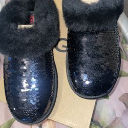 Ugg Slippers Size 7