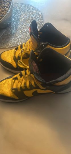 Nike Dunk High Black Yellow Sneakers