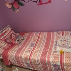 Girls Bedroom Set W/Mattress