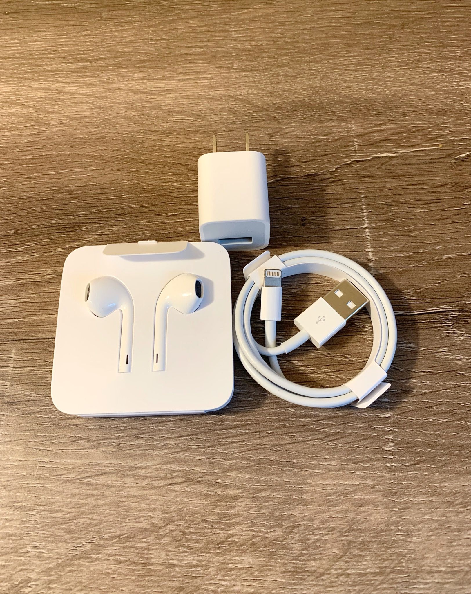 *** BRAND NEW** GENUINE Apple Accessories **