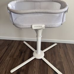 Halo BassiNest® Luxe Swivel Sleeper Bassinet