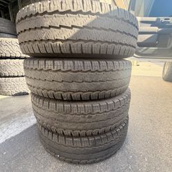 215/85/16 LT Continental Vancontact A/S 70% Tread (4)