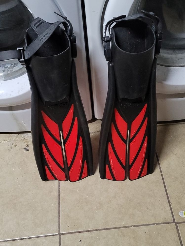 Atomic Aquatics Split Fins