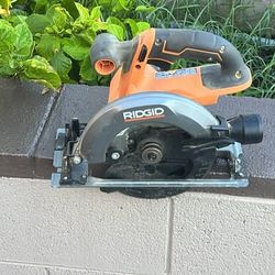 RIDGID Cordless Circular Saw
