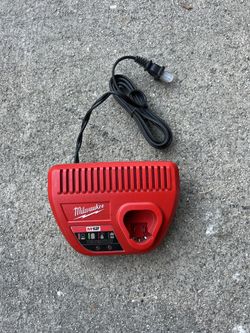 Milwaukee M12 Charger