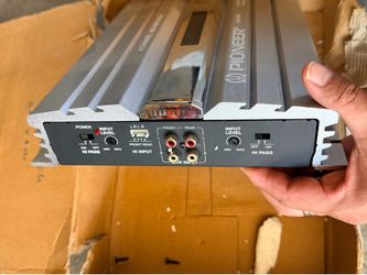 Pioneer four channel amplifier for car