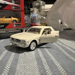 Ford Mustang 1964 Scale 