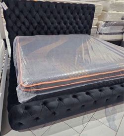 NEW IN BOX Platform Tufted Bed Frame Queen & King Size NO BOXSPRING Required