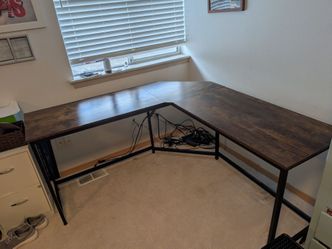 Corner desk