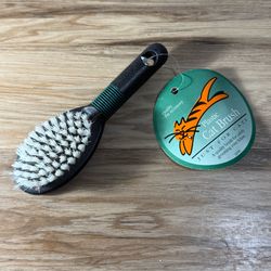 New Nylon Cat Bristle Brush A Quality Brush For Safely Grooming Your Feline