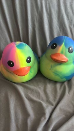 Squeeezy Tie-Dye Ducks NeeDoh