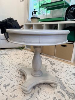 Accent table