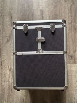 Portable professional makeup case