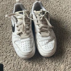 Black And White Nikes 