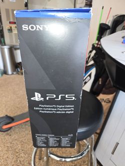 PS5 825GB Disc free console & Controller