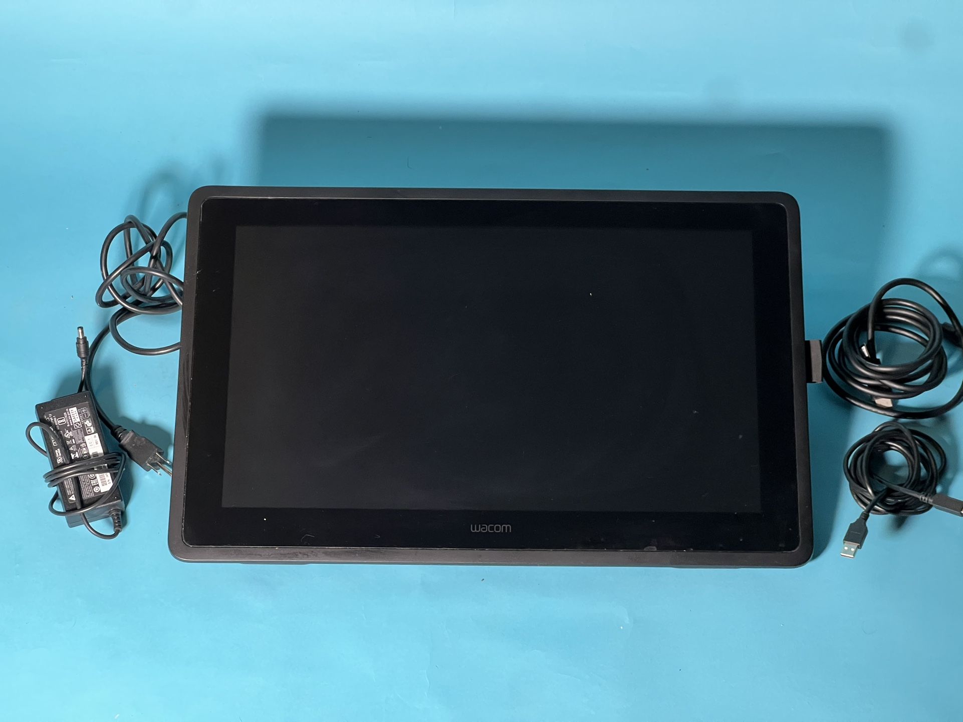 Wacom Cintiq 22HD DTK-2200 21.5” Pen Display Monitor (NO PEN) + Cables & Stand
